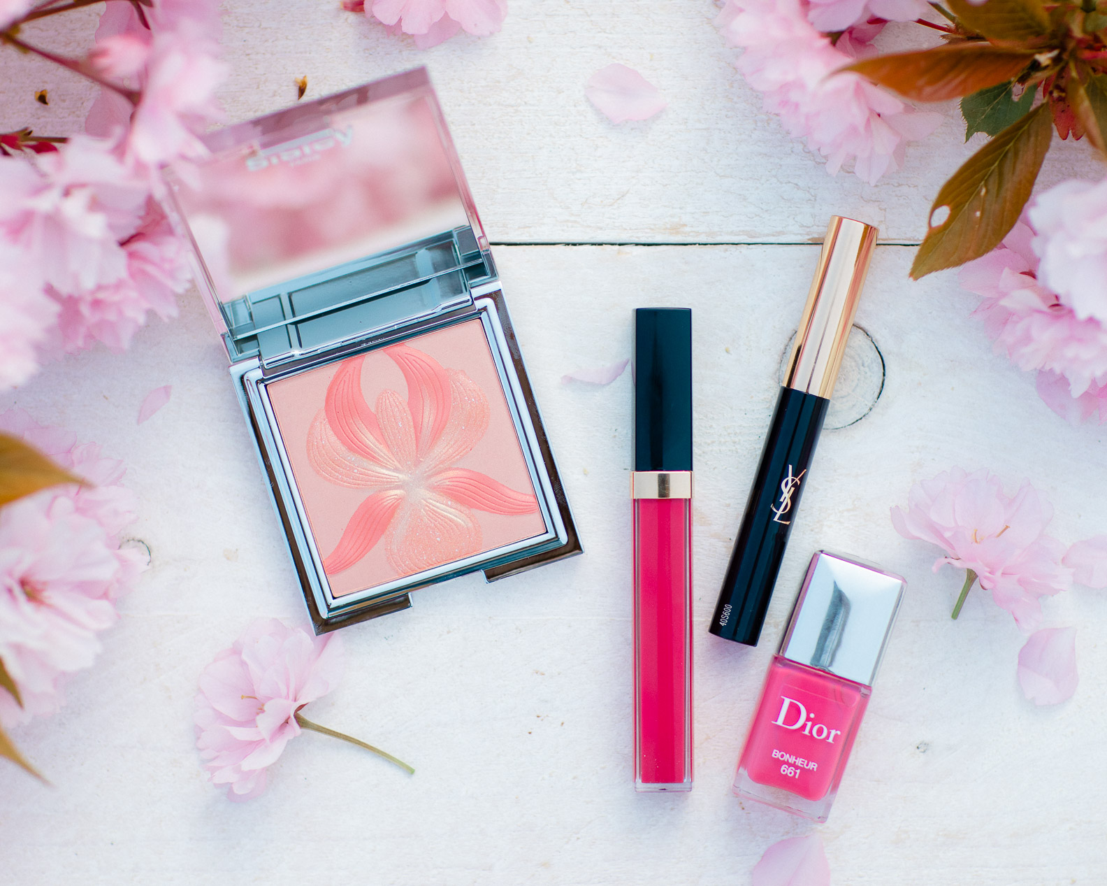 chanel rouge coco gloss yves saint laurent couture eyeliner dior vernis a ongles sisley palette l orchidee blush illuminateur notino olivia poncelet